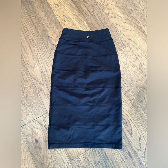 Lululemon Yoga Over Skirt - Picture 3 of 6